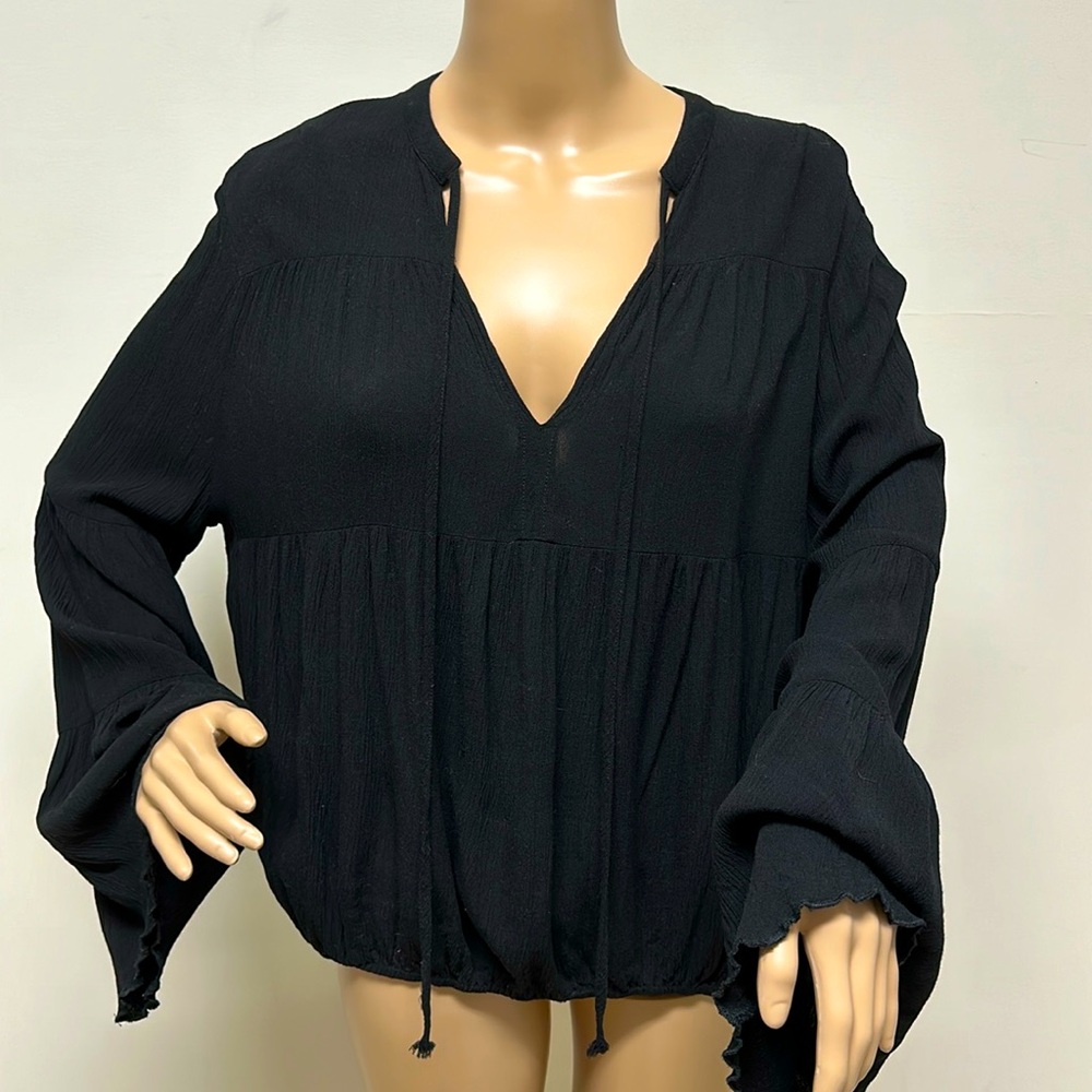 Forever 21 Black Boho Bell sleeve elastic bottom blouse